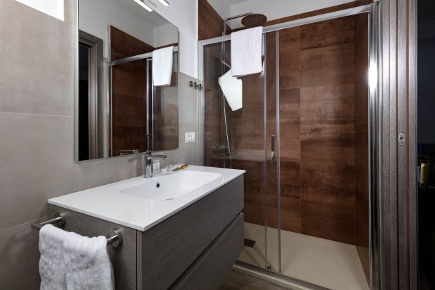 Bagno camera tripla 2